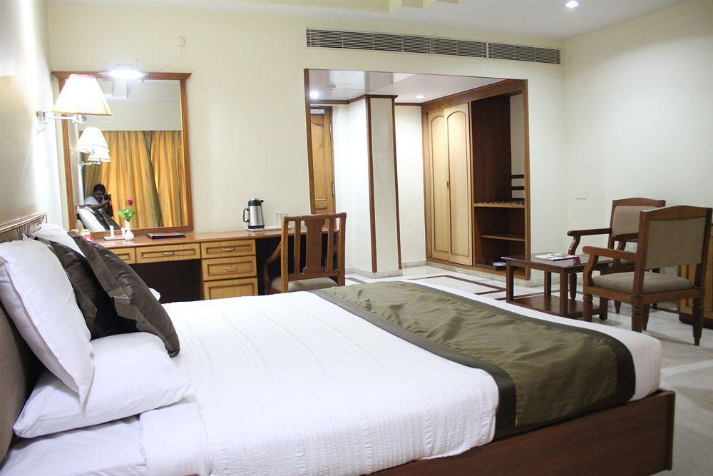 Hotel Daspalla Visakhapatnam Bagian luar foto