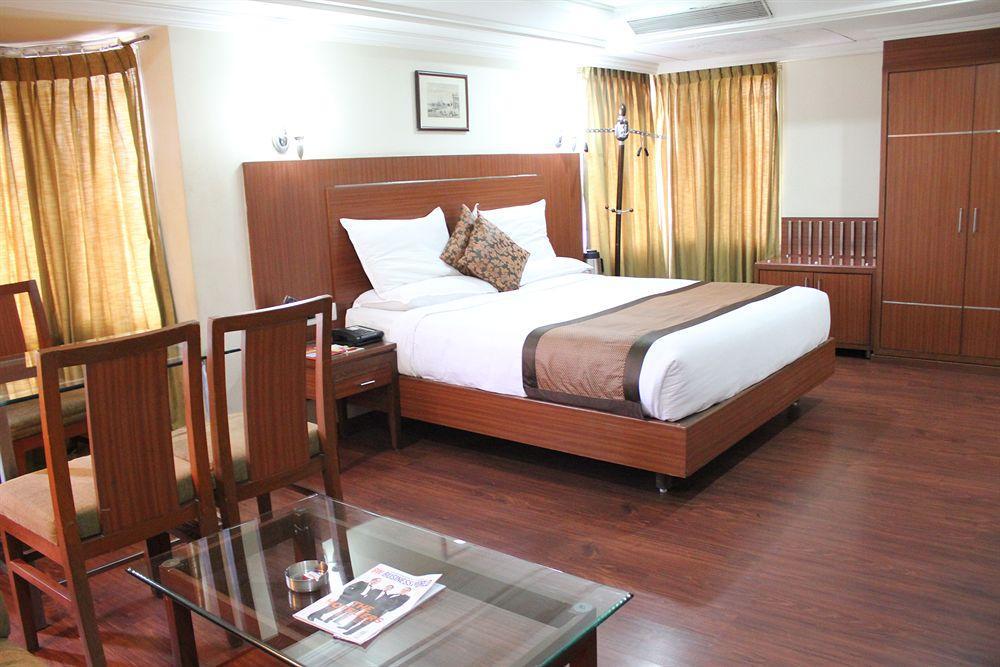 Hotel Daspalla Visakhapatnam Bagian luar foto