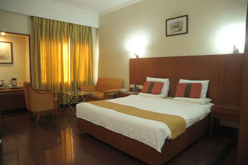 Hotel Daspalla Visakhapatnam Bagian luar foto