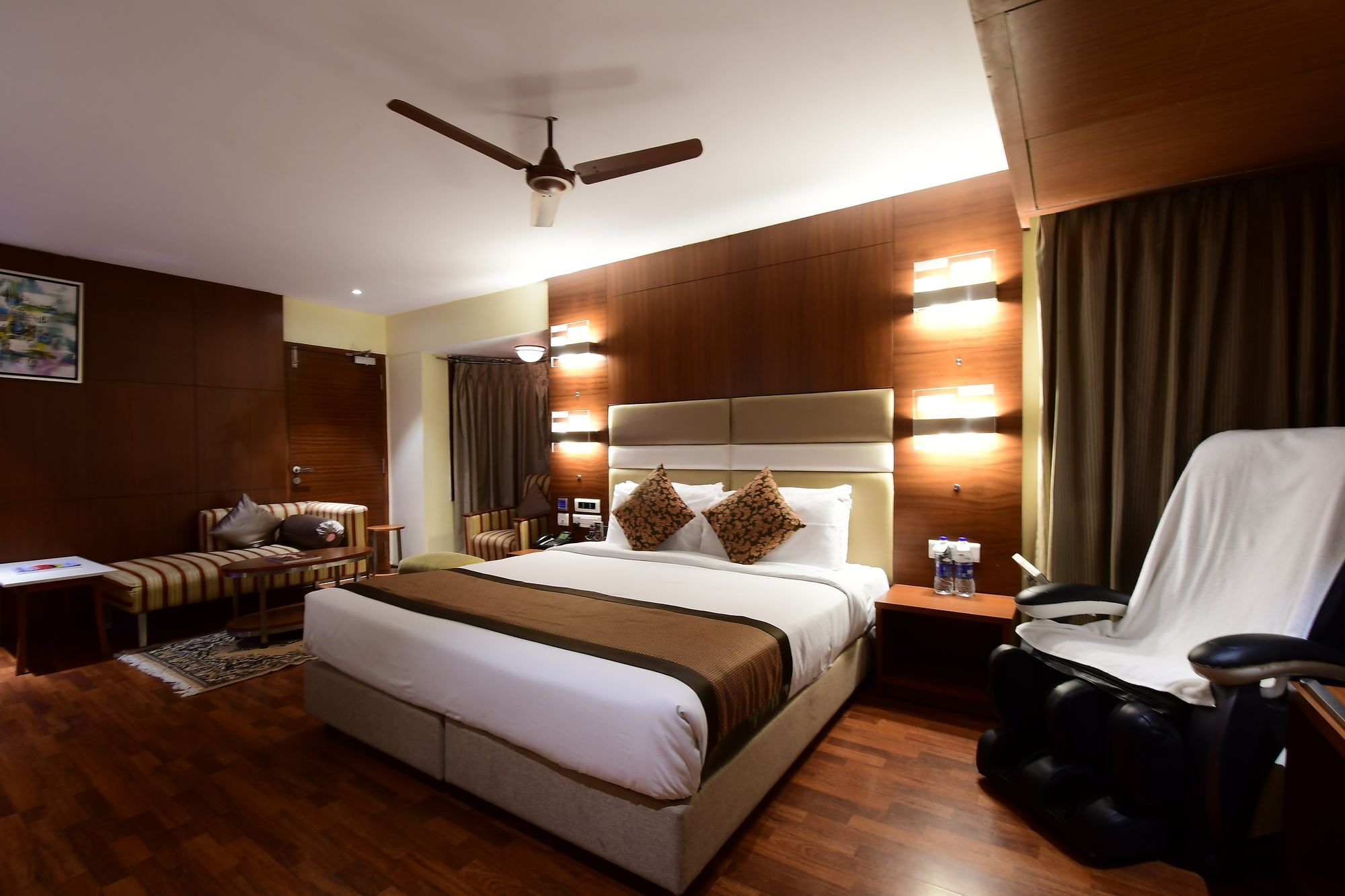 Hotel Daspalla Visakhapatnam Bagian luar foto