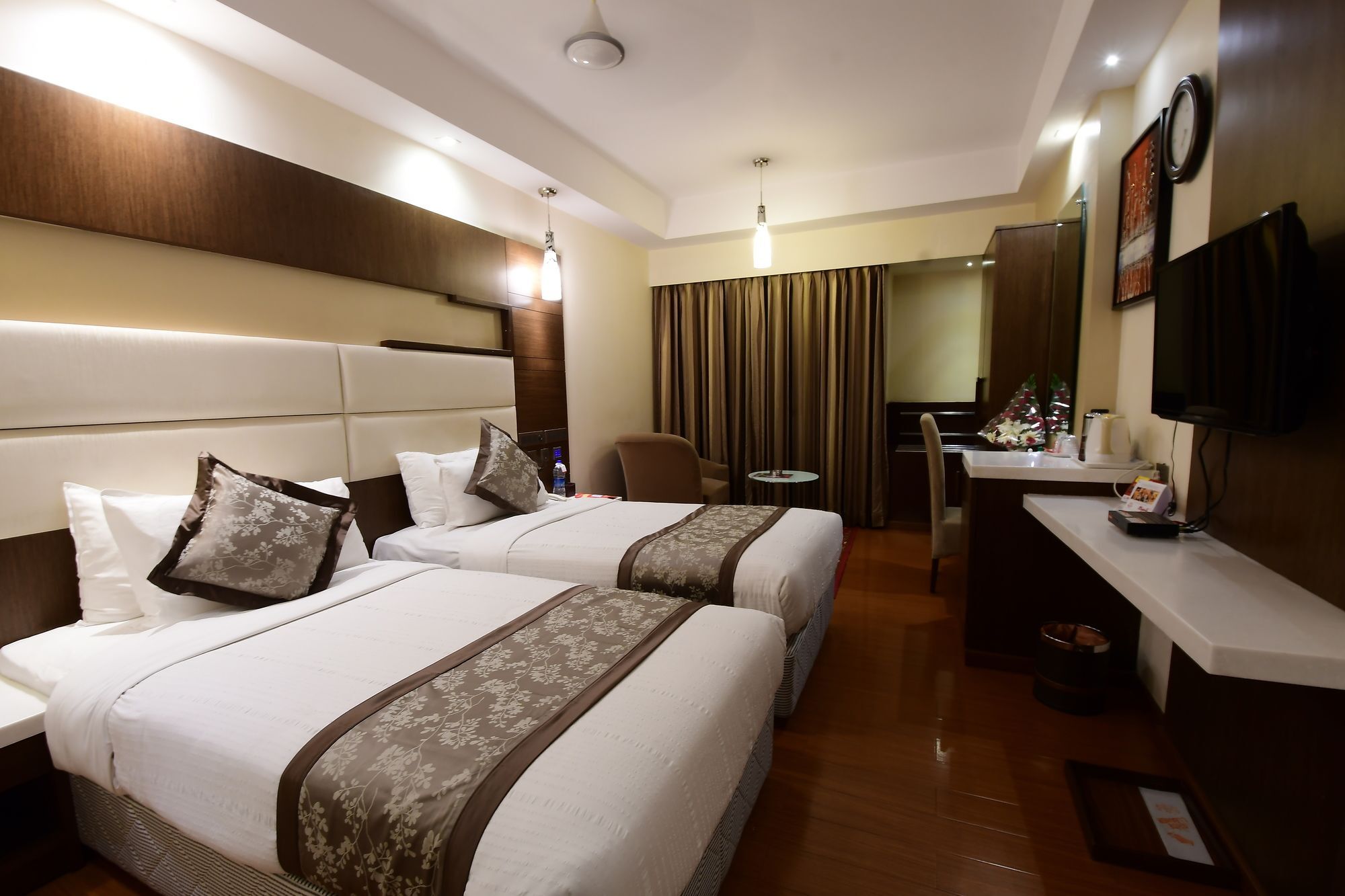 Hotel Daspalla Visakhapatnam Bagian luar foto